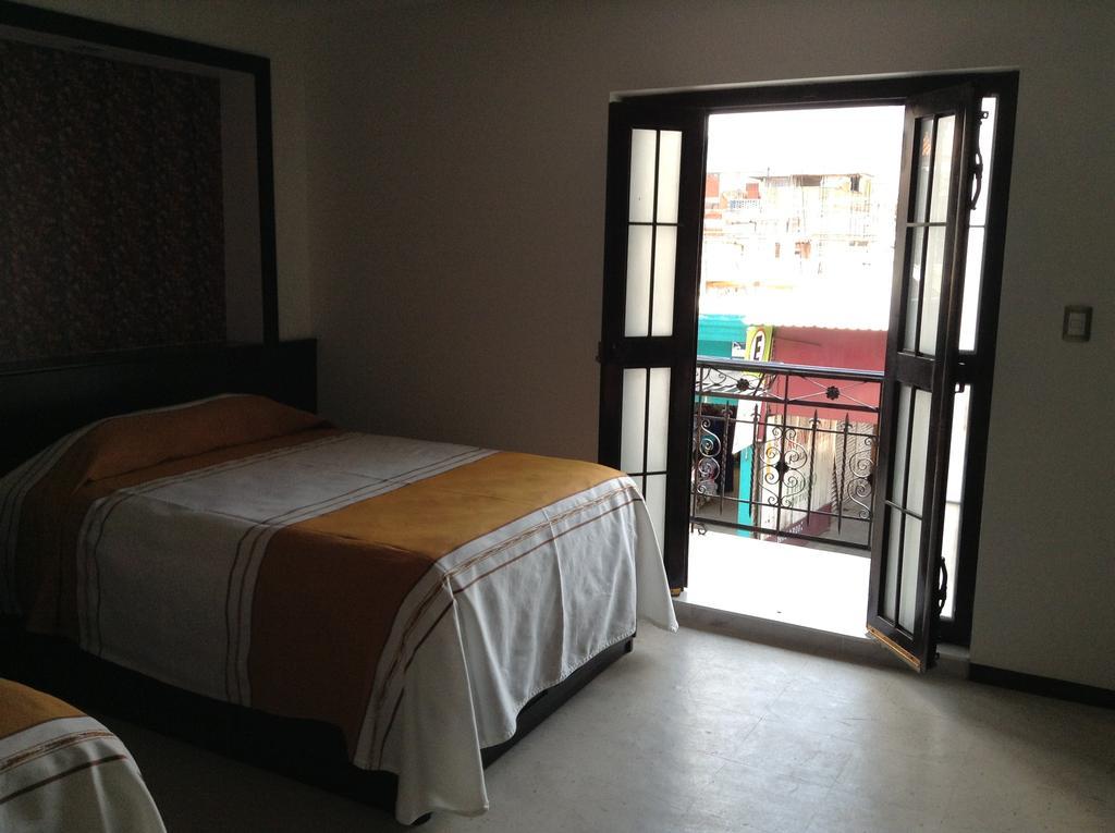 Los Faroles Hotel Uruapan (Michoacan) Eksteriør bilde