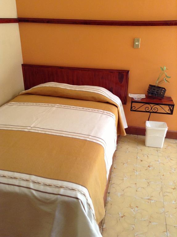 Los Faroles Hotel Uruapan (Michoacan) Rom bilde