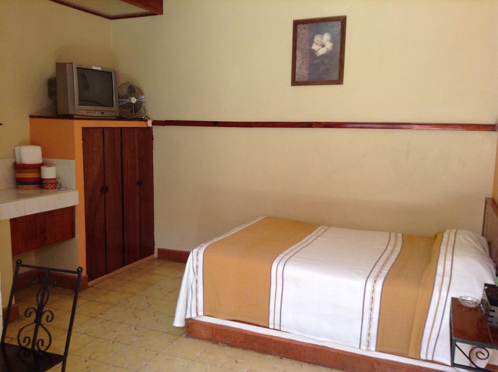 Los Faroles Hotel Uruapan (Michoacan) Eksteriør bilde
