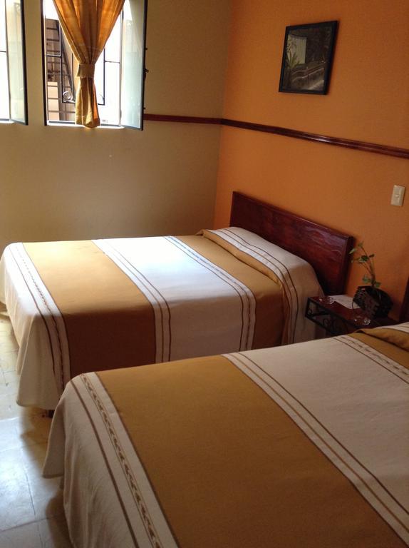 Los Faroles Hotel Uruapan (Michoacan) Rom bilde