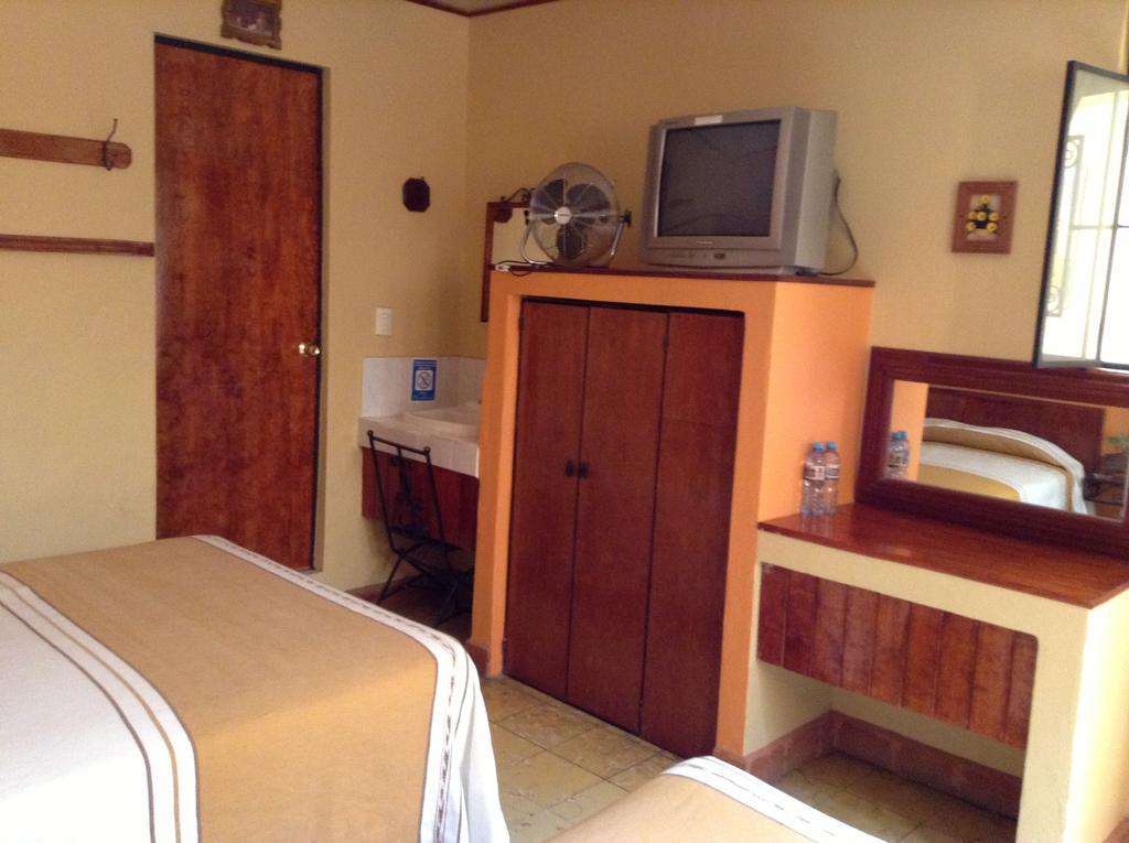 Los Faroles Hotel Uruapan (Michoacan) Eksteriør bilde